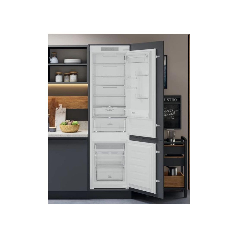 Холодильник Hotpoint-Ariston HAC20 T321
