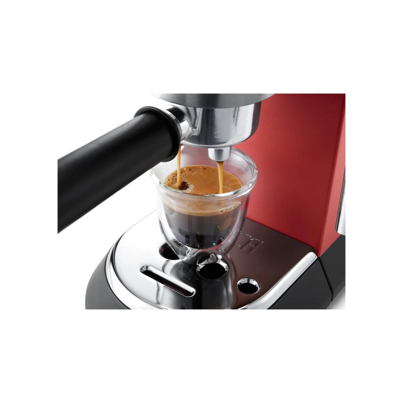 Кофеварка рожковая DeLonghi EC685R